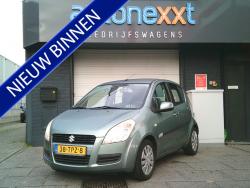 Suzuki Splash 1.0 VVT Comfort AIRCONDITIONING I TREKHAAK I SUPER NETTE AUTO I PARKEER SENSOREN Suzuki Splash 1.0 VVT Comfort AIRCONDITIONING I TREKHAAK I SUPER NETTE AUTO I PARKEER SENSOREN